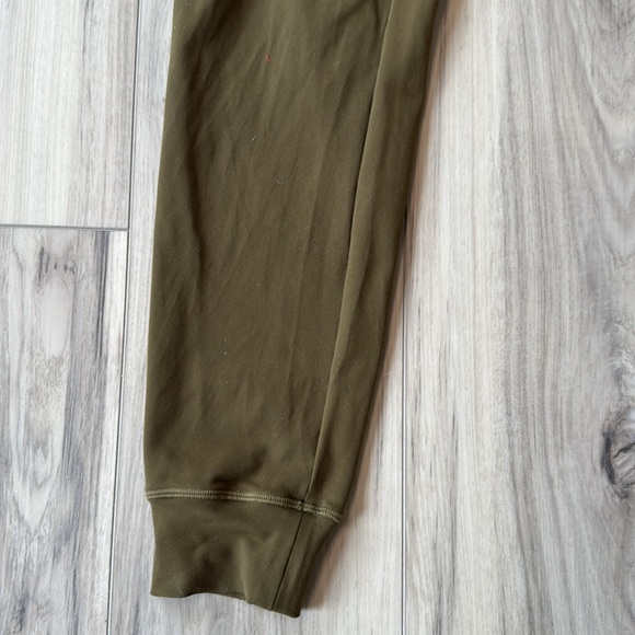 Zyia Olive unwind joggers - Picture 4 of 7